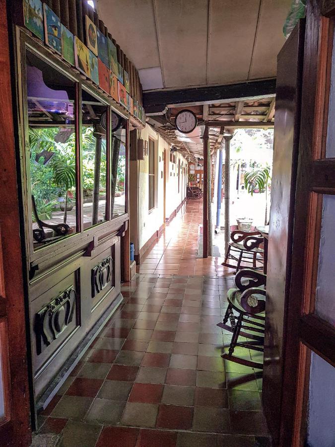 Casa De Los Berrios Леон Экстерьер фото