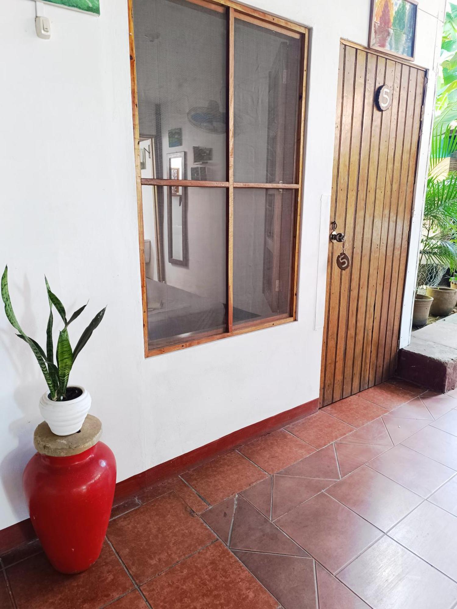 Casa De Los Berrios Леон Экстерьер фото