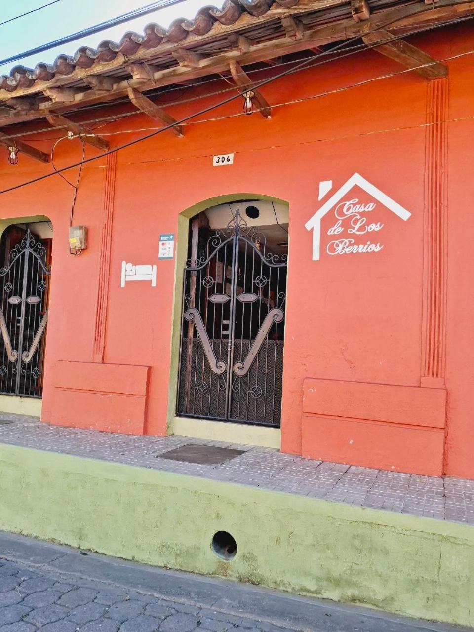 Casa De Los Berrios Леон Экстерьер фото